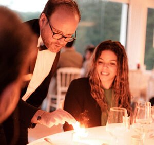magicien close up mariage table 300x282