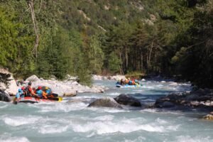 Rafting HAutes Alpes Durance Guil Ubaye Moniteur scaled 1 1 300x200