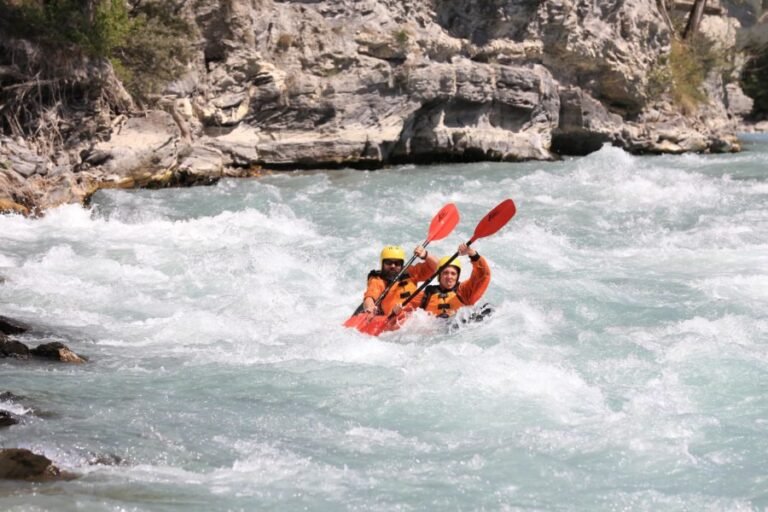 hot dog durance airboat kayak moniteurs scaled 1 768x512