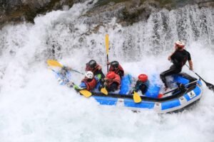 rafting guil sportif triple chute scaled 1 300x200