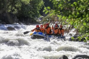 rafting gyronde sportif hautes alpes scaled 1 300x200