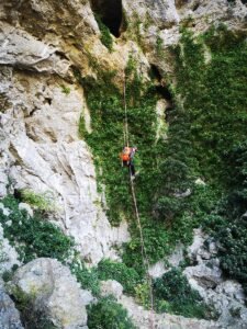 Descente en rappel Pic St Loup 225x300