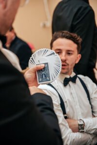 Paul pichard magicien mentaliste cartes eventail 200x300