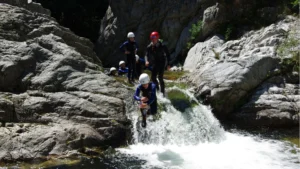 canyoning en famille en ardeche azero 12 1673973709 1 300x169