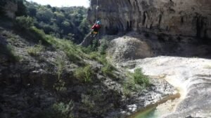 escalade et speleologie en ardeche barrancos de rochecolombe 5 1610720427 2 300x169