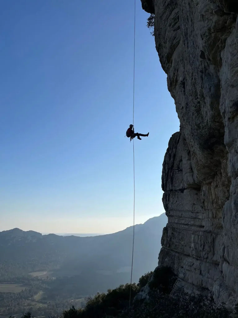 grimpe et garrigue escalade occitanie 72 1 scaled 1 1 768x1024