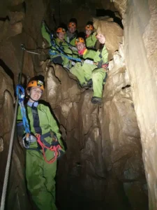Groupe damis dans la Via Souterrata de la Tune Devoluy 1152x1536 1 225x300