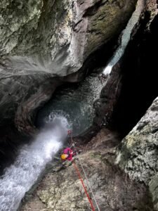 bitet les eaux chaudes 1 1152x1536 1 225x300