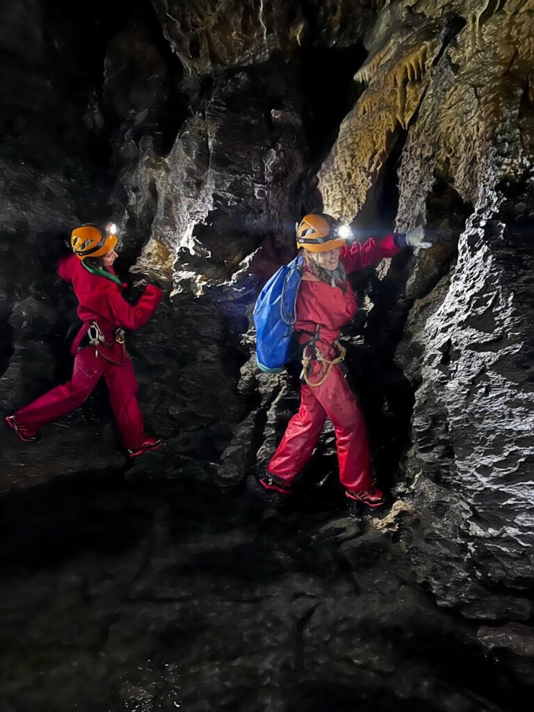 grotte des eaux chaudes 3 1152x1536 1 1 768x1024
