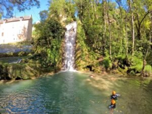 BureauDesMoniteursRodez CanyonSallesLaSource notag 43 768x576 1 1 300x225