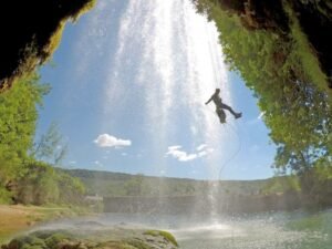 BureauDesMoniteursRodez CanyonSallesLaSource notag 8 copie3 768x576 1 1 300x225
