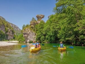 BureauDesMoniteurs SourceDuTarn Canoe 4 768x576 1 2 300x225