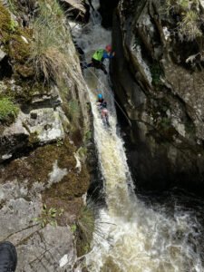 canyoning auvergne cantal clermont ferrand canyonsplash fellaventure 225x300