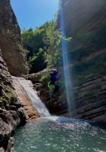 canyoning cascade saut eau vive Rabou 210x300