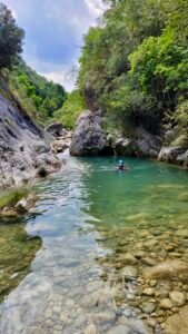 canyoning gours du ray baignade famille 169x300