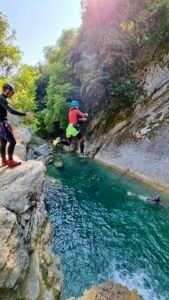 canyoning gours du ray saut cascade 169x300