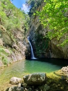 cascade naturelle canyon de la bollene 225x300