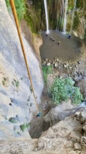 rappel plein vide bes de courmes alpes maritimes 169x300