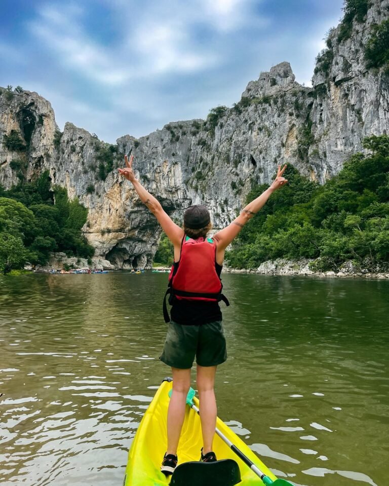 pirates canoe ardeche 768x959