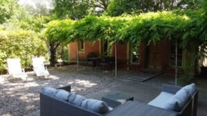 gite fond du jardin 1024x576 1 300x169